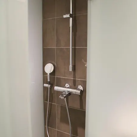 호텔 Comfort Xpress Helsinki Airport Terminal 반타