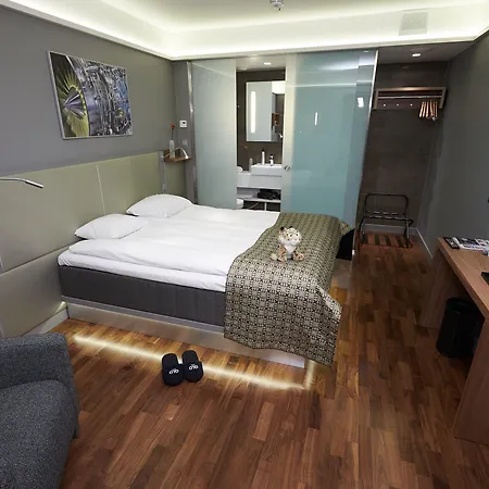 Comfort Xpress Helsinki Airport Terminal 호텔 3*