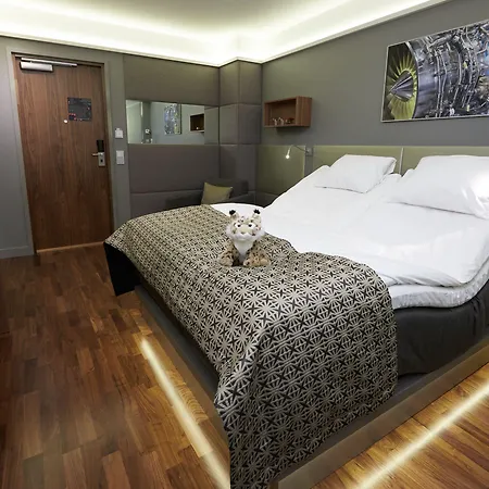 Comfort Xpress Helsinki Airport Terminal Hotel 3*