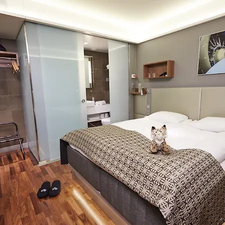 호텔 Comfort Xpress Helsinki Airport Terminal