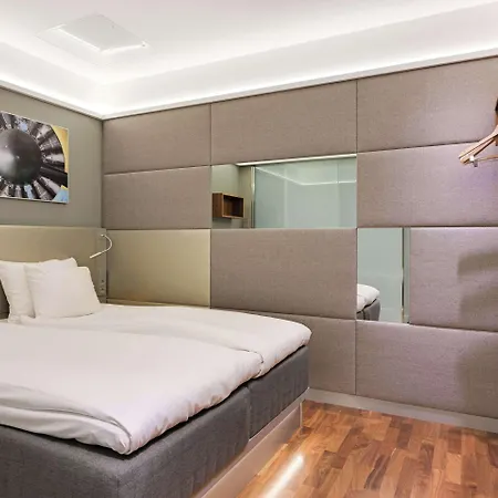 Comfort Xpress Helsinki Airport Terminal 호텔