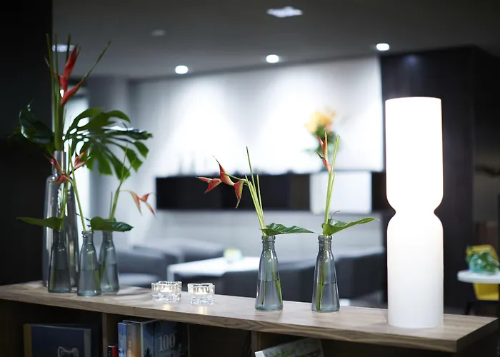 Отель Comfort Xpress Helsinki Airport Terminal Вантаа