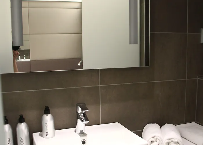 Comfort Xpress Helsinki Airport Terminal Hotel 3*