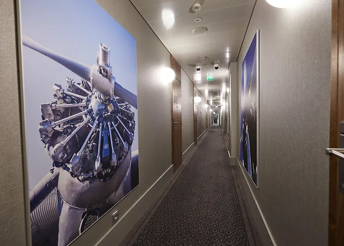 Comfort Xpress Helsinki Airport Terminal Отель Вантаа