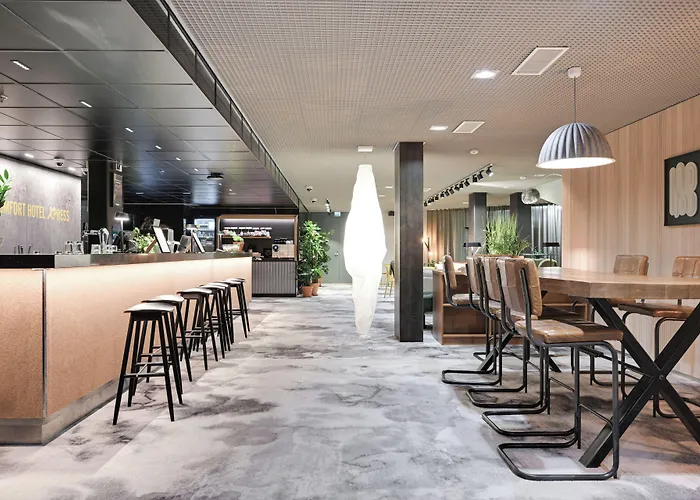 Comfort Xpress Helsinki Airport Terminal Hotel 3*