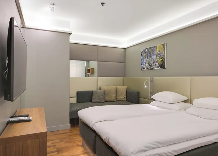 Comfort Xpress Helsinki Airport Terminal Hotel 3*