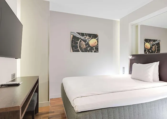 Comfort Xpress Helsinki Airport Terminal 3* Вантаа