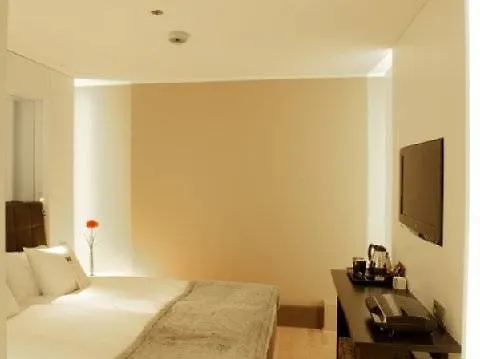 Hotel Comfort Xpress Helsinki Airport Terminal Vantaa