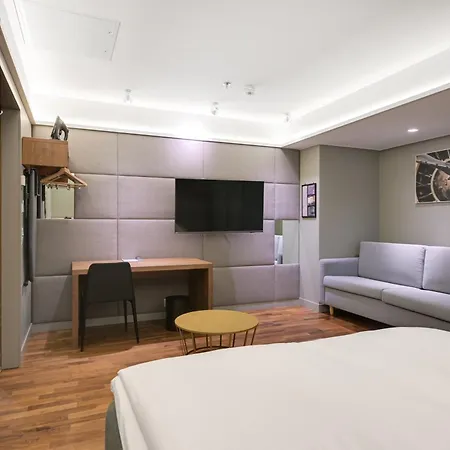 Comfort Xpress Helsinki Airport Terminal Hotel Vantaa