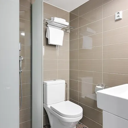 Hotel Comfort Xpress Helsinki Airport Terminal Vantaa