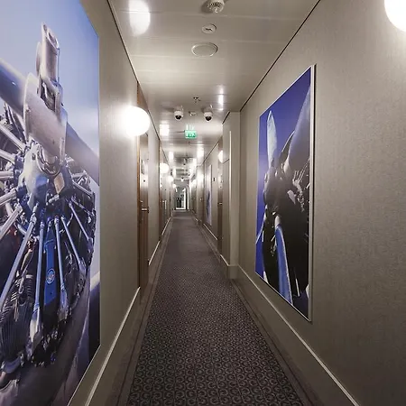 Comfort Xpress Helsinki Airport Terminal Hotel 3*