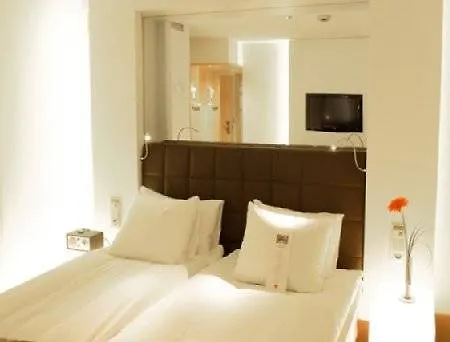 Comfort Xpress Helsinki Airport Terminal 3*