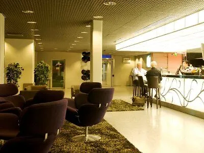 Comfort Xpress Helsinki Airport Terminal Hotel Vantaa